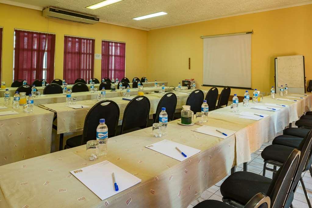Kadoma Hotel & Conference Centre Szoba fotó