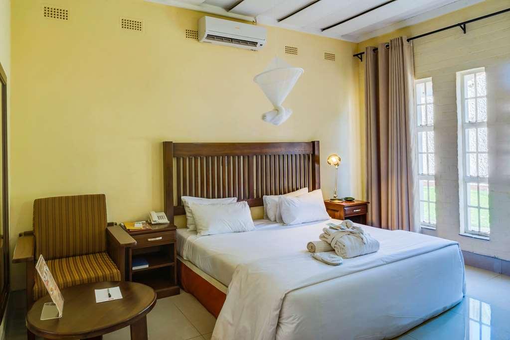 Kadoma Hotel & Conference Centre Szoba fotó