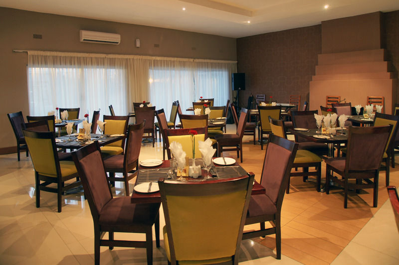 Kadoma Hotel & Conference Centre Kültér fotó