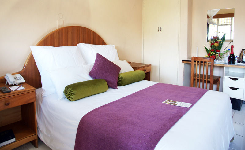 Kadoma Hotel & Conference Centre Kültér fotó