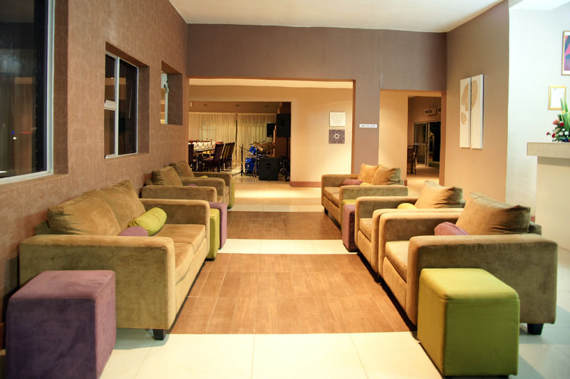 Kadoma Hotel & Conference Centre Kültér fotó