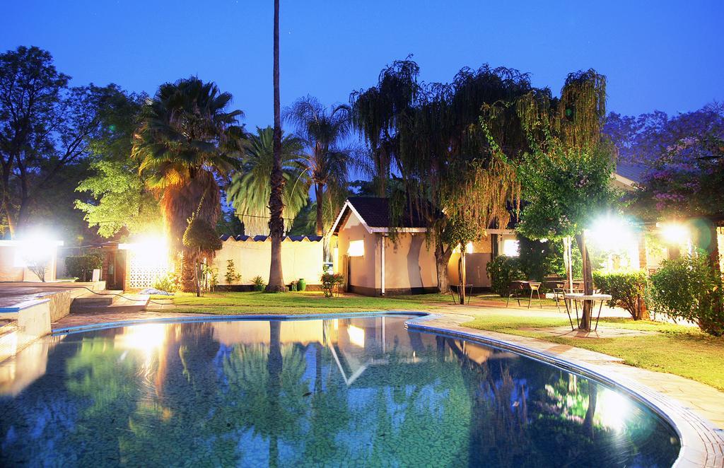 Kadoma Hotel & Conference Centre Kültér fotó