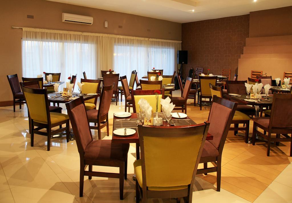 Kadoma Hotel & Conference Centre Kültér fotó