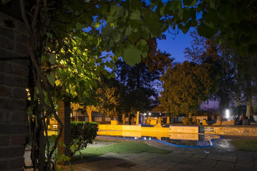 Kadoma Hotel & Conference Centre Kültér fotó