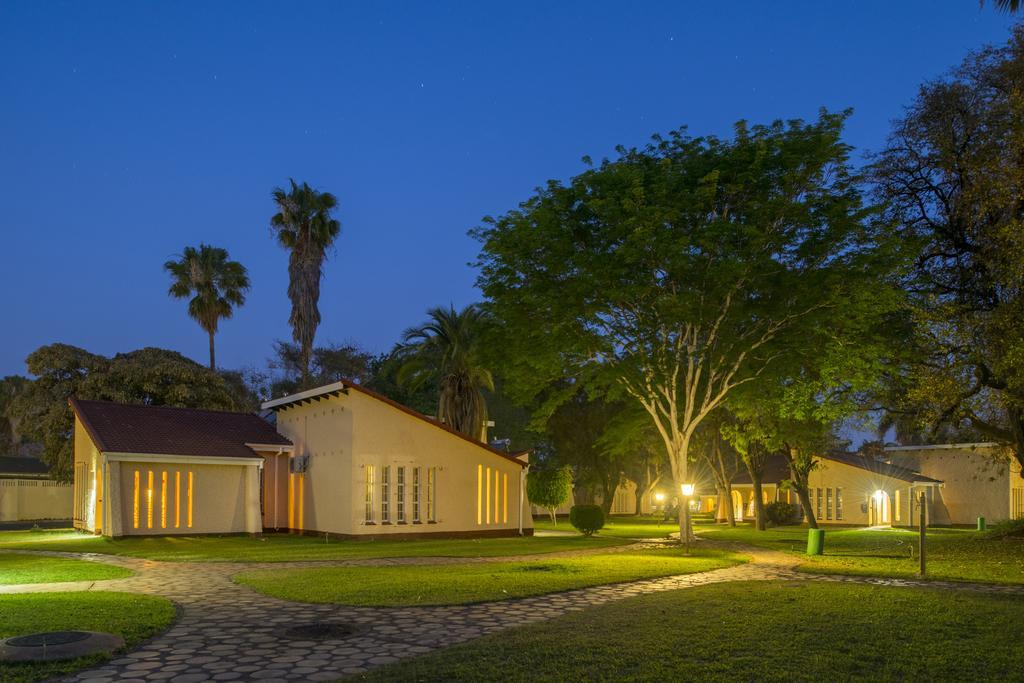 Kadoma Hotel & Conference Centre Kültér fotó
