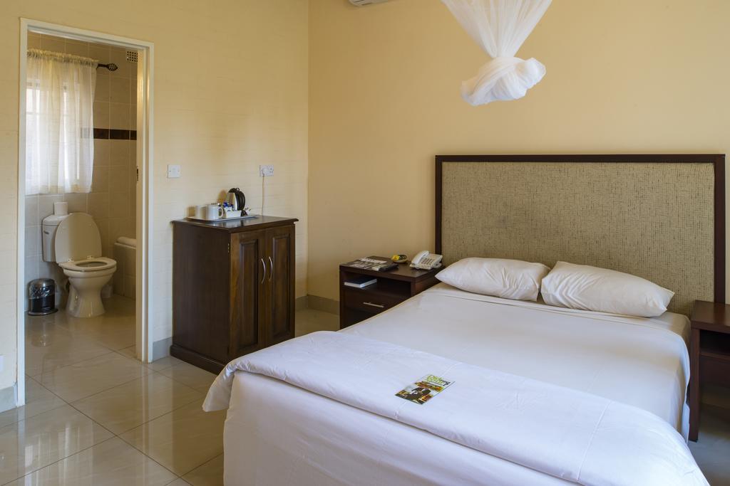 Kadoma Hotel & Conference Centre Kültér fotó