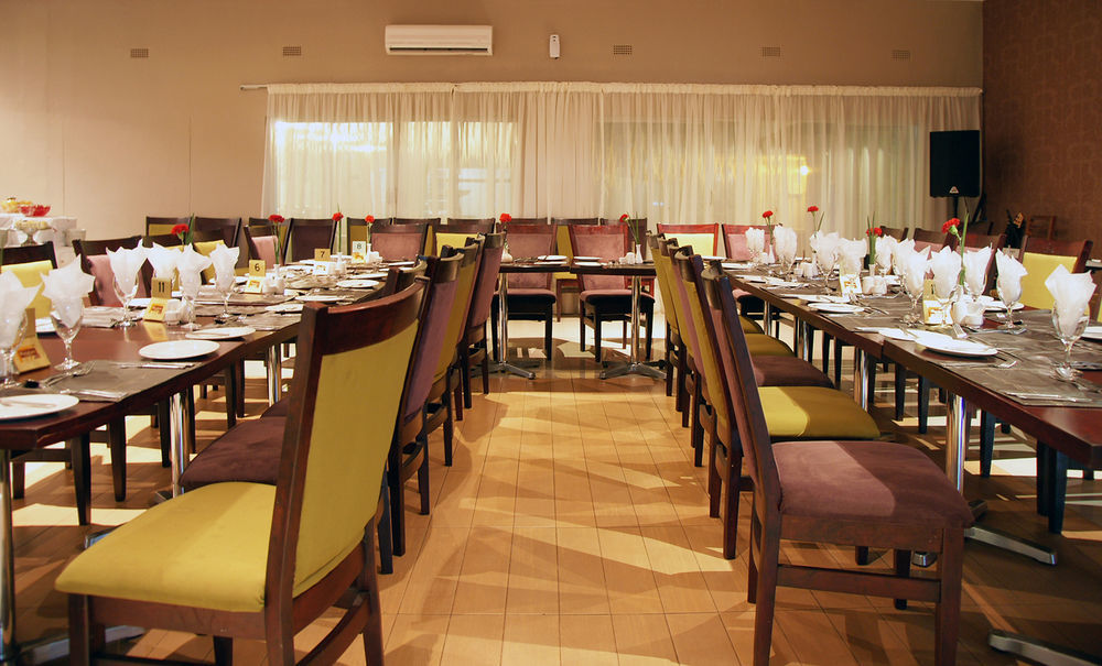 Kadoma Hotel & Conference Centre Kültér fotó